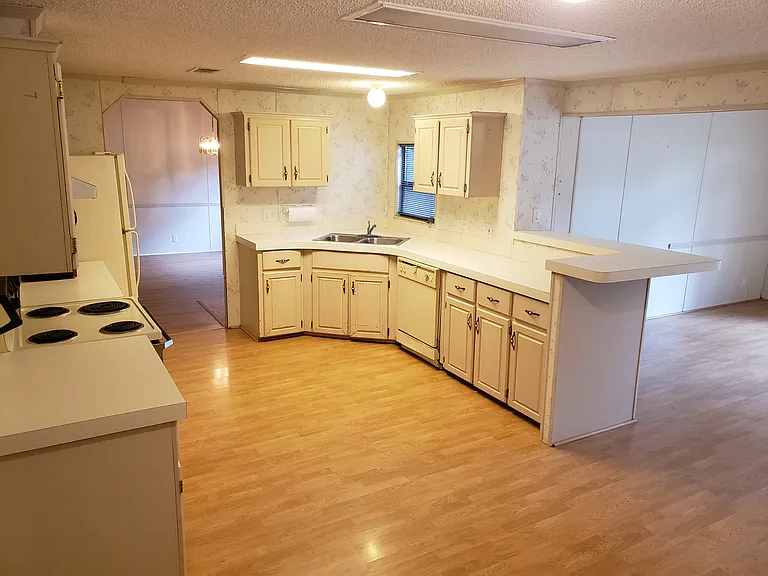 7104 Lady Hawk Ln — Photo 20