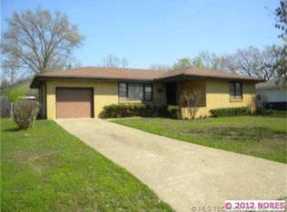 3818 SE Fairview Rd, Bartlesville, OK 74006
