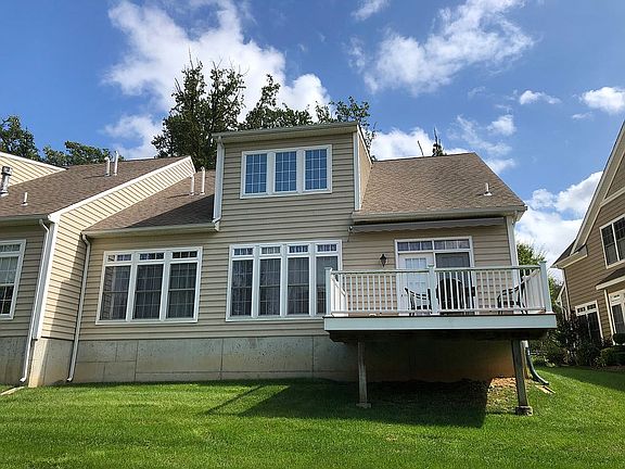 5th image of 1095 Balfour Cir