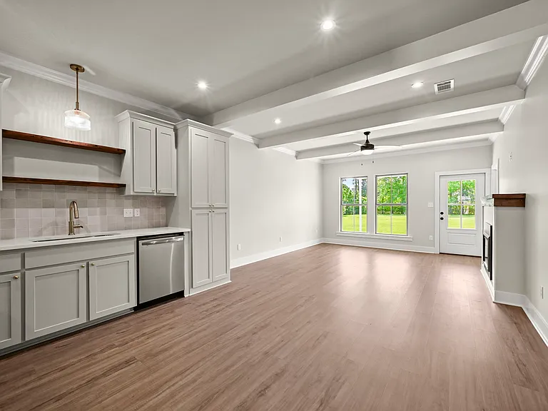 8007 Arnold Rd #13C — Photo 2