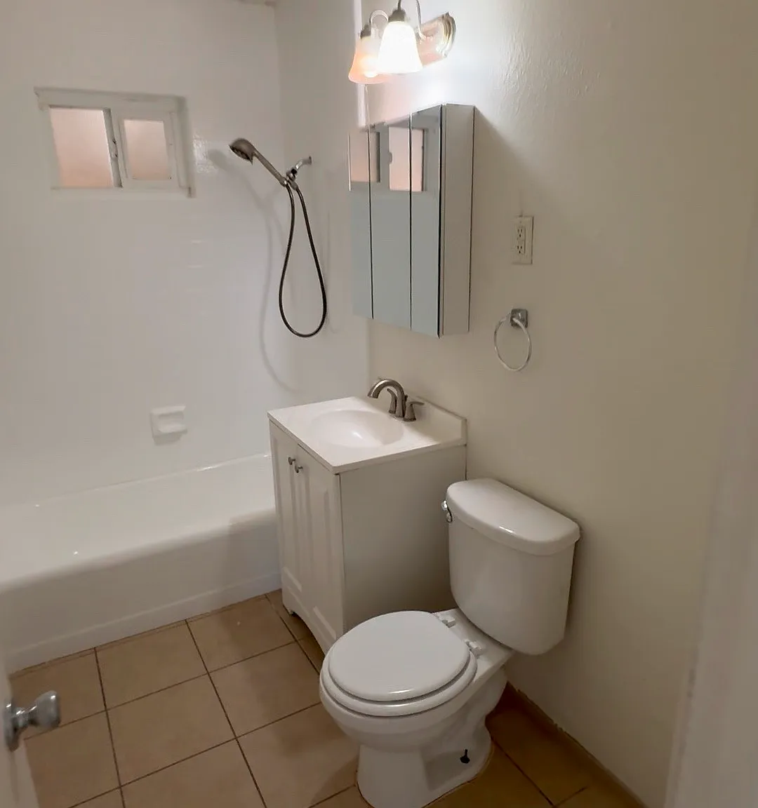 630 Hood Dr — Photo 2