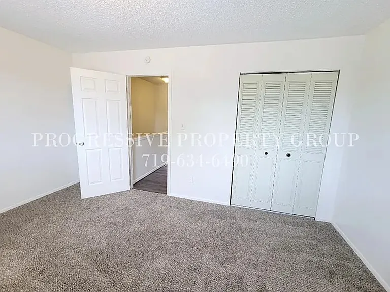 49 Chestnut Dr #B — Photo 10