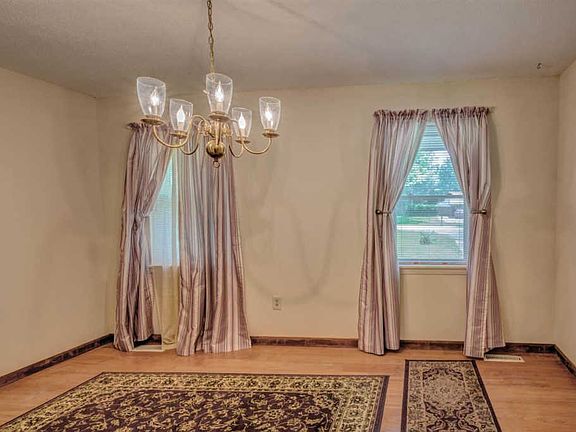 3rd image of 6571 Willowbrook St