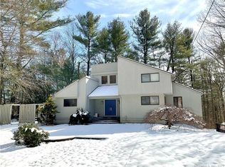 106 Quarry Rd, Glastonbury, CT 06033