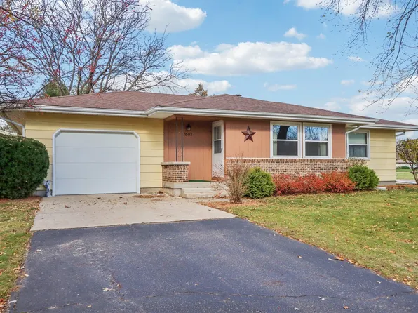 1601 Lori Ct, Sauk City, WI 53583