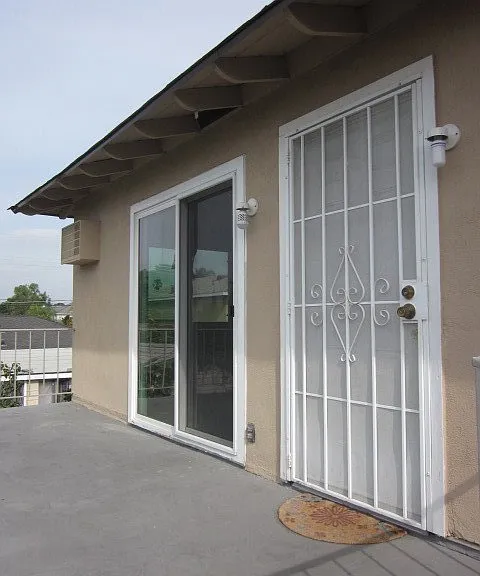 8416 Mission Dr #1/2 — Photo 3