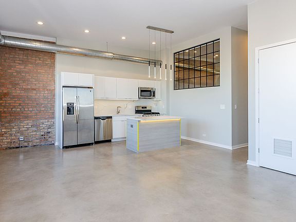 2nd image of 1942 W North Ave APT 305