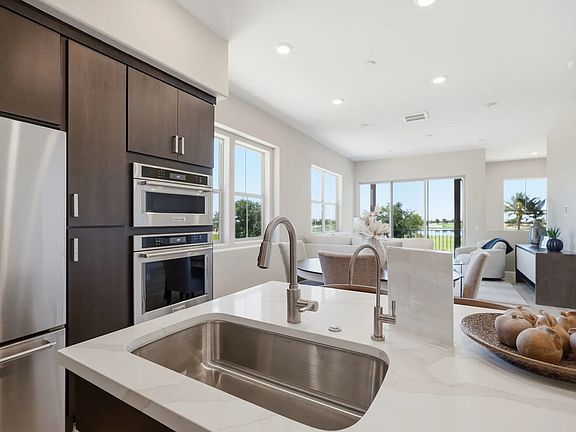 Encanterra Ascent HS 2513 Kitchen