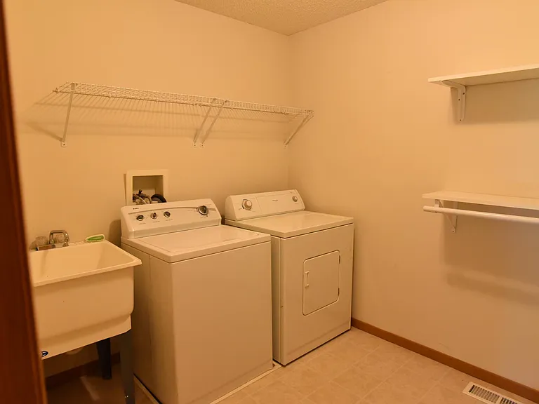 15550 Foghorn Ln — Photo 13