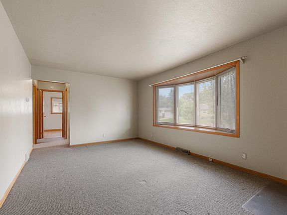 3rd image of 120 N Manitou Dr
