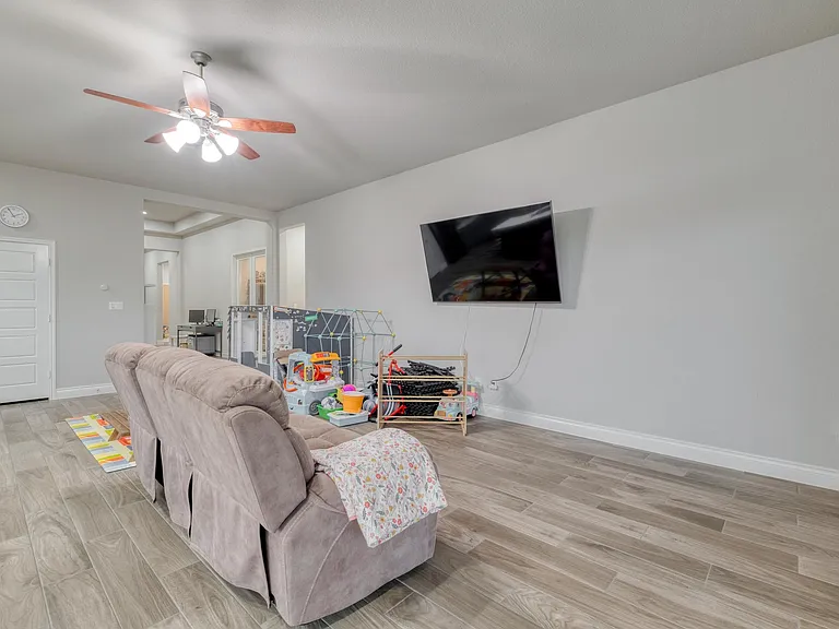 2424 Orchard Way — Photo 6