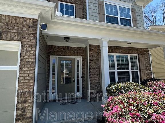 3rd image of 935 Westmoreland Ln