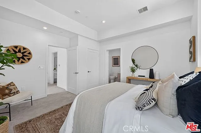 1204 N Orange Grove Ave — Photo 13