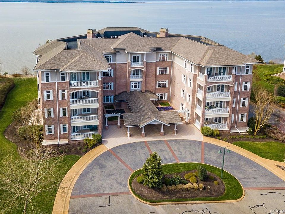 1st image of 605 River Blfs #605
