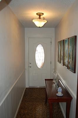 3rd image of 725 Wood Hollow Ln