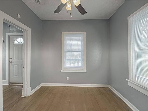 4th image of 532 Parallel Ave
