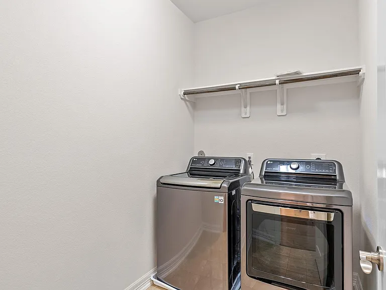 14 W Oaks Dr — Photo 13