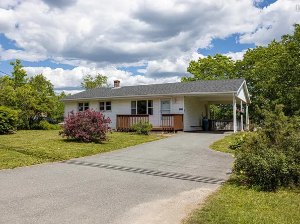 305 Beaver Bank Rd, Halifax, NS B4E 1K1