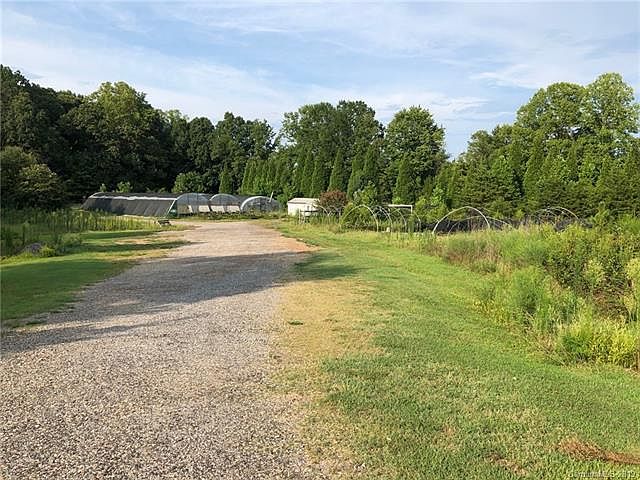 2nd image of 687 Mocksville Hwy