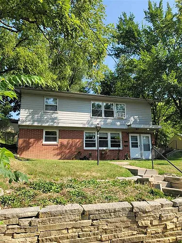 518 W Benton St Photo 1