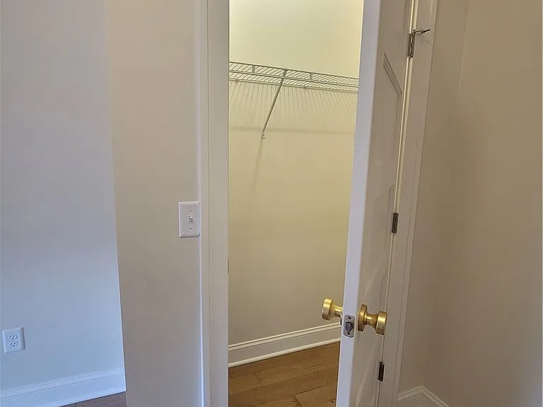 884 Main St #4 — Photo 10