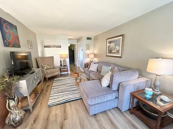 21 Pine Arbor Ln APT 203, Vero Beach, FL 32962