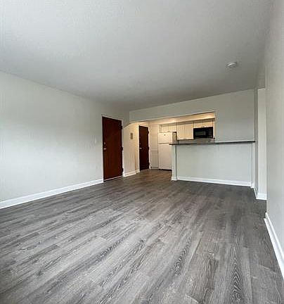 4th image of 106 Broad St APT 35