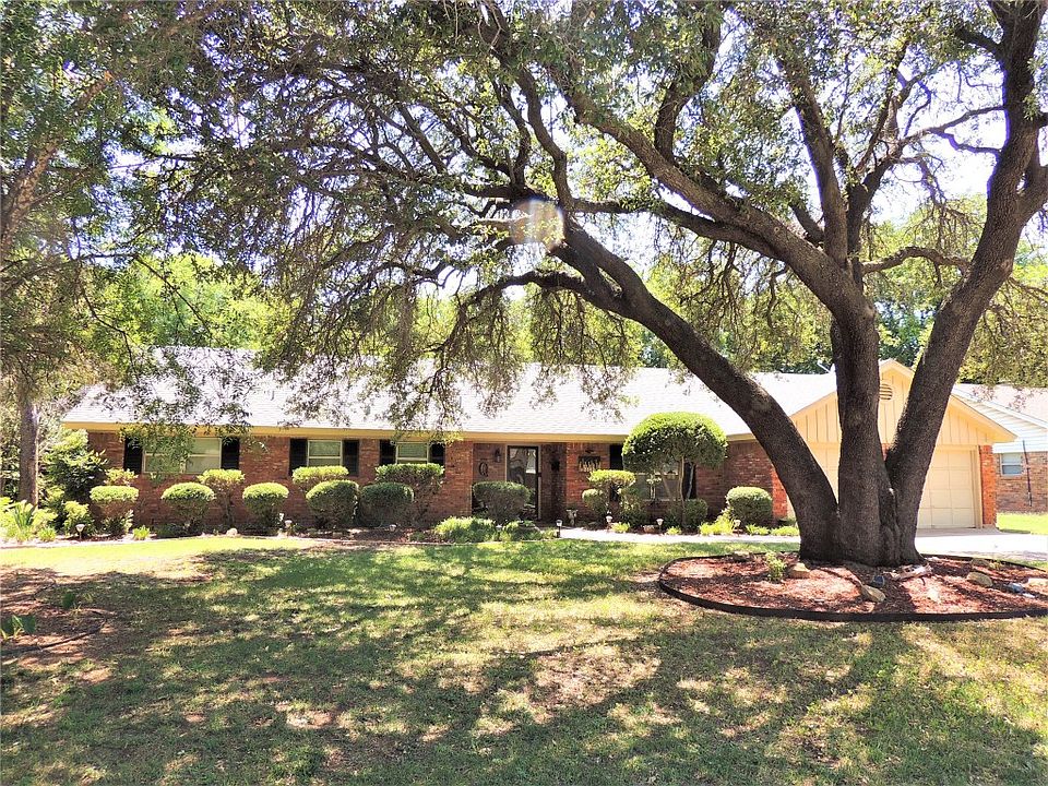 1st image of 2302 Brook Hollow Dr