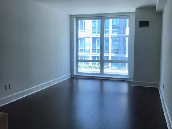 60 Riverside Boulevard 403 image 3 of 10