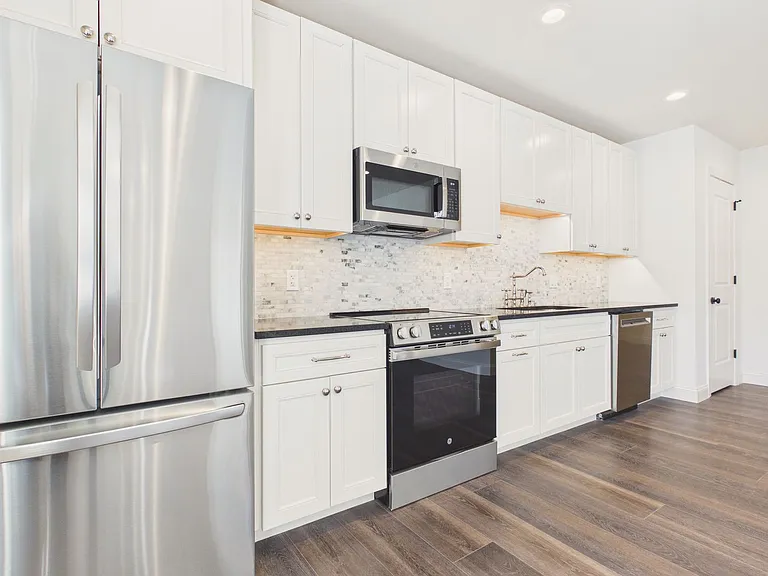 1400 Market St — Photo 1