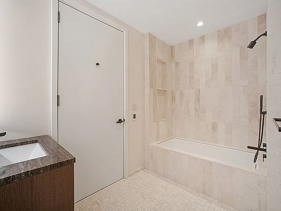5th image of 543 W 122nd St #14G