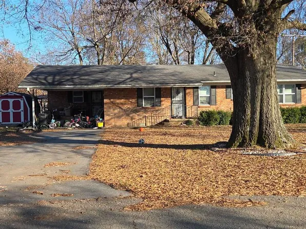 1014 W 6th St, Corning, AR 72422