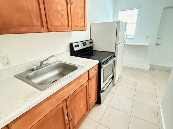 1838 Liberty St #35, Hollywood, FL 33020