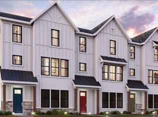 8959 Eager Rd, Saint Louis, MO 63144