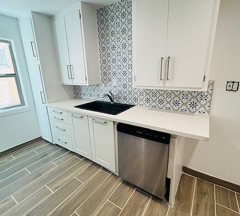4th image of 861 Glenway Dr APT 1