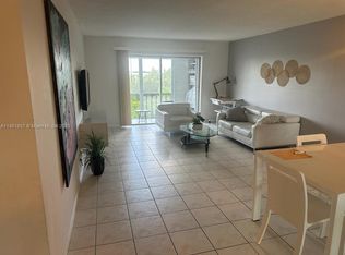 950 Hillcrest Dr APT 401, Hollywood, FL 33021