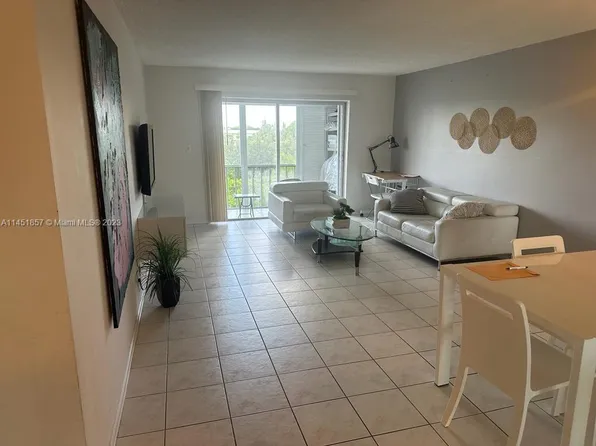 950 Hillcrest Dr APT 401, Hollywood, FL 33021