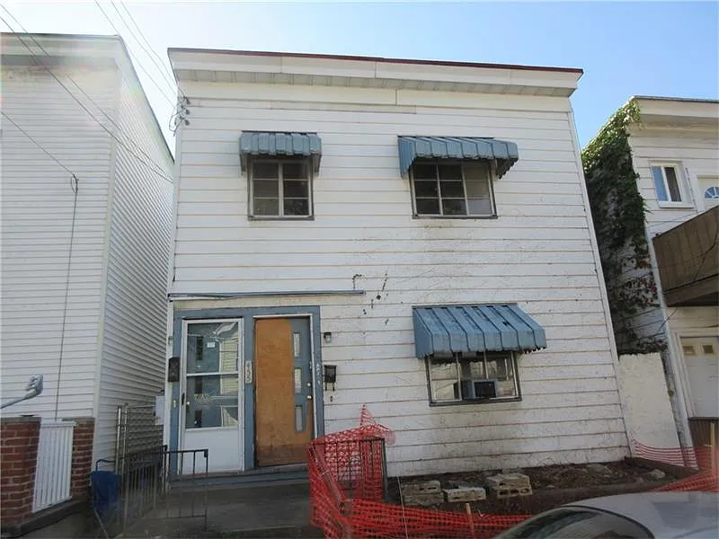 455 Norton St photo 1