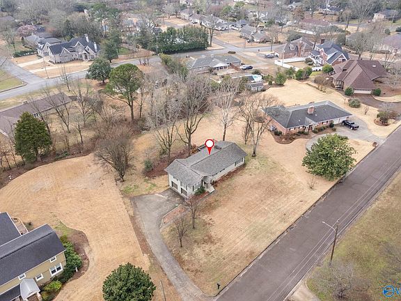 5th image of 1702 E Stonehurst Dr SE