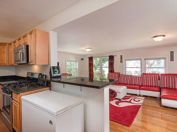 5th image of 64 Aborn St