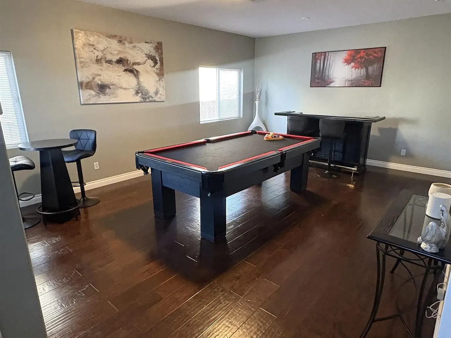 4 bed, 3.0 bath, 2078 sqft, $4,000 — Photo 4