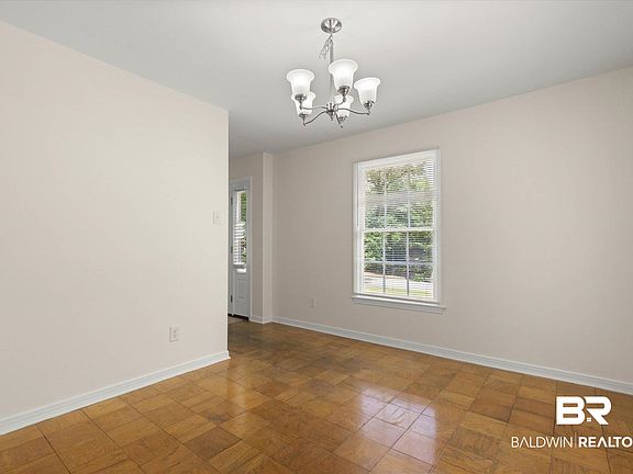 5th image of 810 Nassau Dr