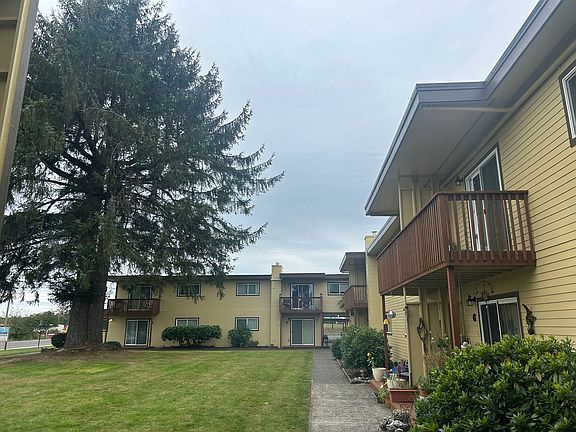 5th image of 610 E Pioneer Ave APT 8