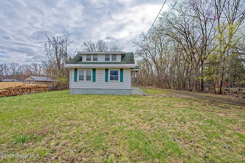 2nd image of 387 Hudson River Road