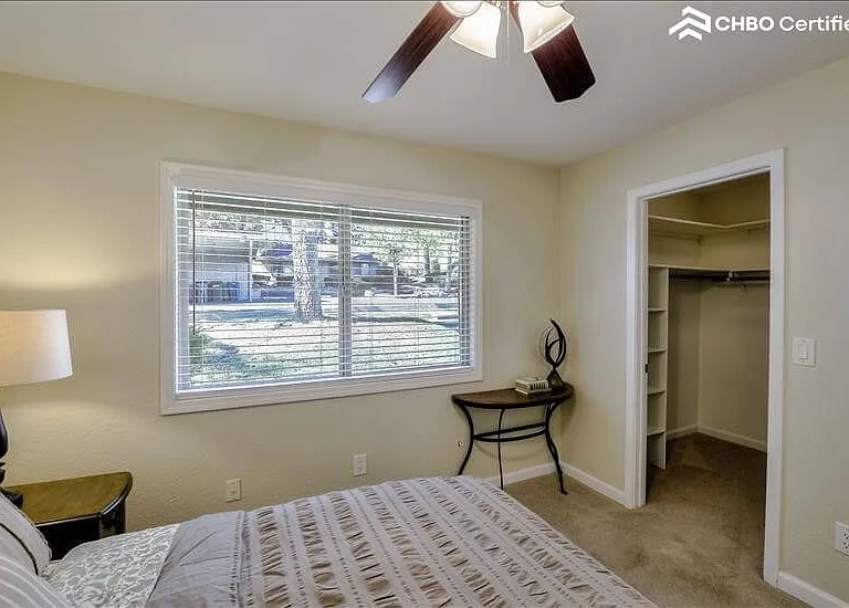 3911 Hills Ct — Photo 22