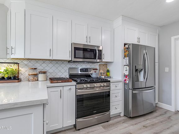 4th image of 4214 E PALM Lane