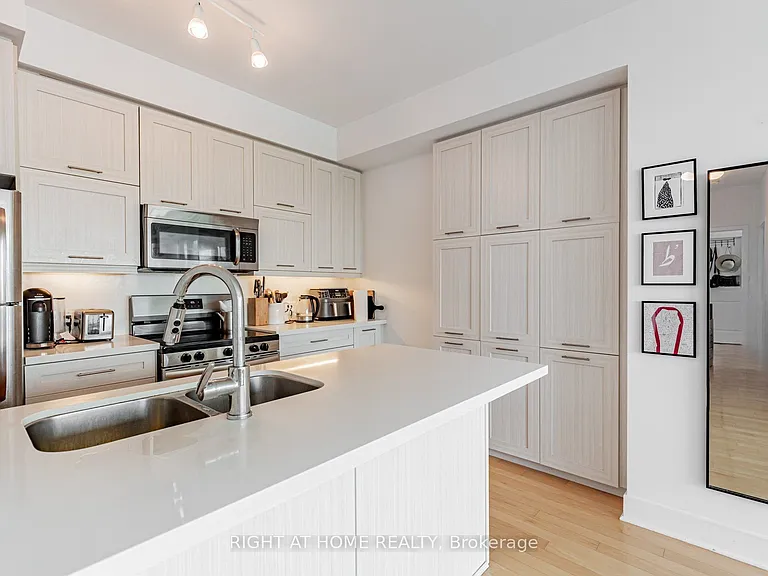 26 Norton Ave #1603 — Photo 6