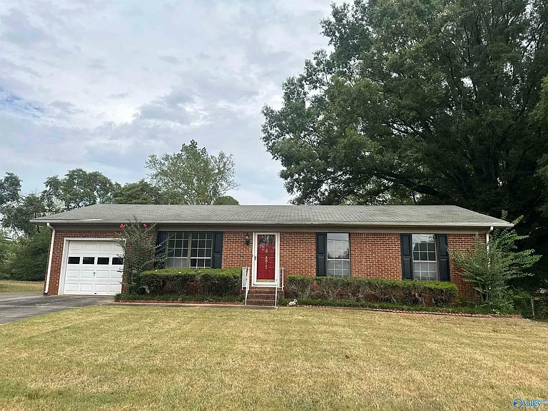 3912 Richland Dr NW — Photo 1