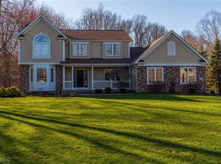 5756 Canyon Ridge Dr, Painesville, OH 44077