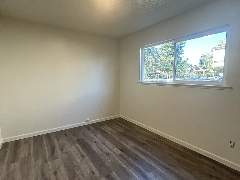 122 Blackburn St #1 — Photo 5